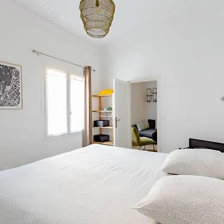 Superbe Duplex De 70m2 Avec 2 Chambres En Hyper Centre Au Calme Sur Cour Classe 3 Etoiles Avec Parking En Option Apartment La Rochelle (Charente-Maritime)