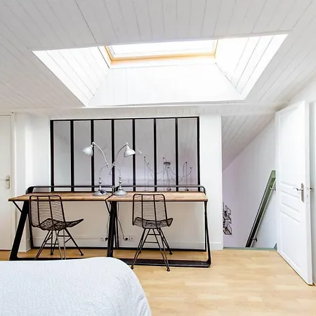 Apartment Superbe Duplex De 70m2 Avec 2 Chambres En Hyper Centre Au Calme Sur Cour Classe 3 Etoiles Avec Parking En Option La Rochelle (Charente-Maritime)